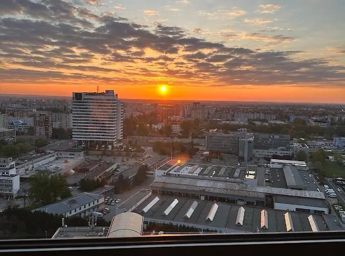 Luxusny Na 21 Poschodi S Parkovanim Zadarmo Ba Lägenhet *