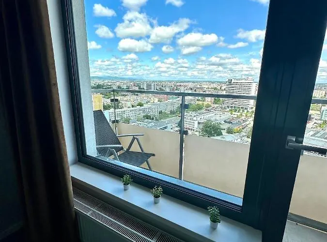 Luxusny Na 21 Poschodi S Parkovanim Zadarmo Ba * براتسيلافا