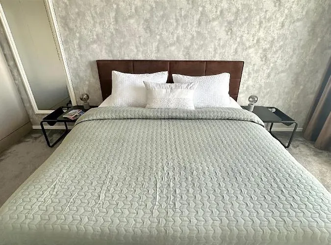 Luxusny Na 21 Poschodi S Parkovanim Zadarmo Ba Appartement Bratislava