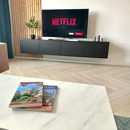 Luxusny Na 21 Poschodi S Parkovanim Zadarmo Ba * ブラチスラヴァ