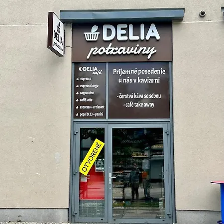 Luxusny Na 21 Poschodi S Parkovanim Zadarmo Ba * ブラチスラヴァ