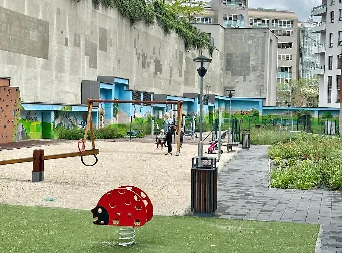 아파트 Luxusny Na 21 Poschodi S Parkovanim Zadarmo Ba 브라티슬라바